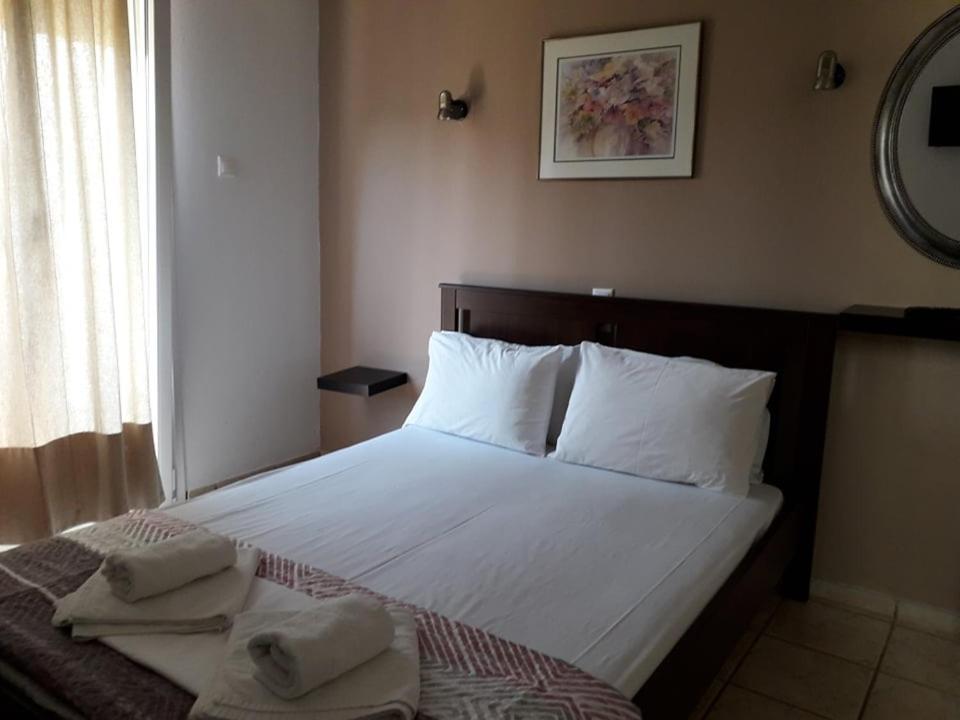 Fotis Studios Skopelos Town Bagian luar foto