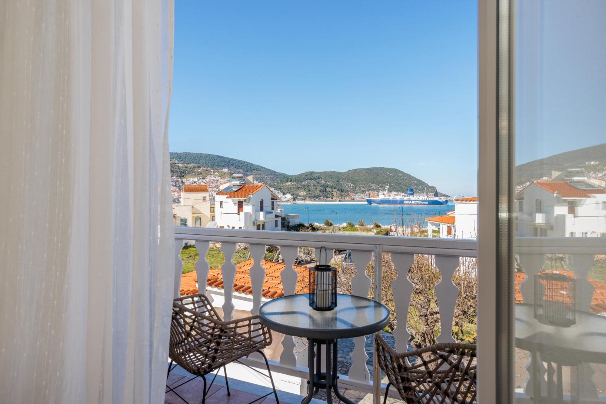 Fotis Studios Skopelos Town Bagian luar foto