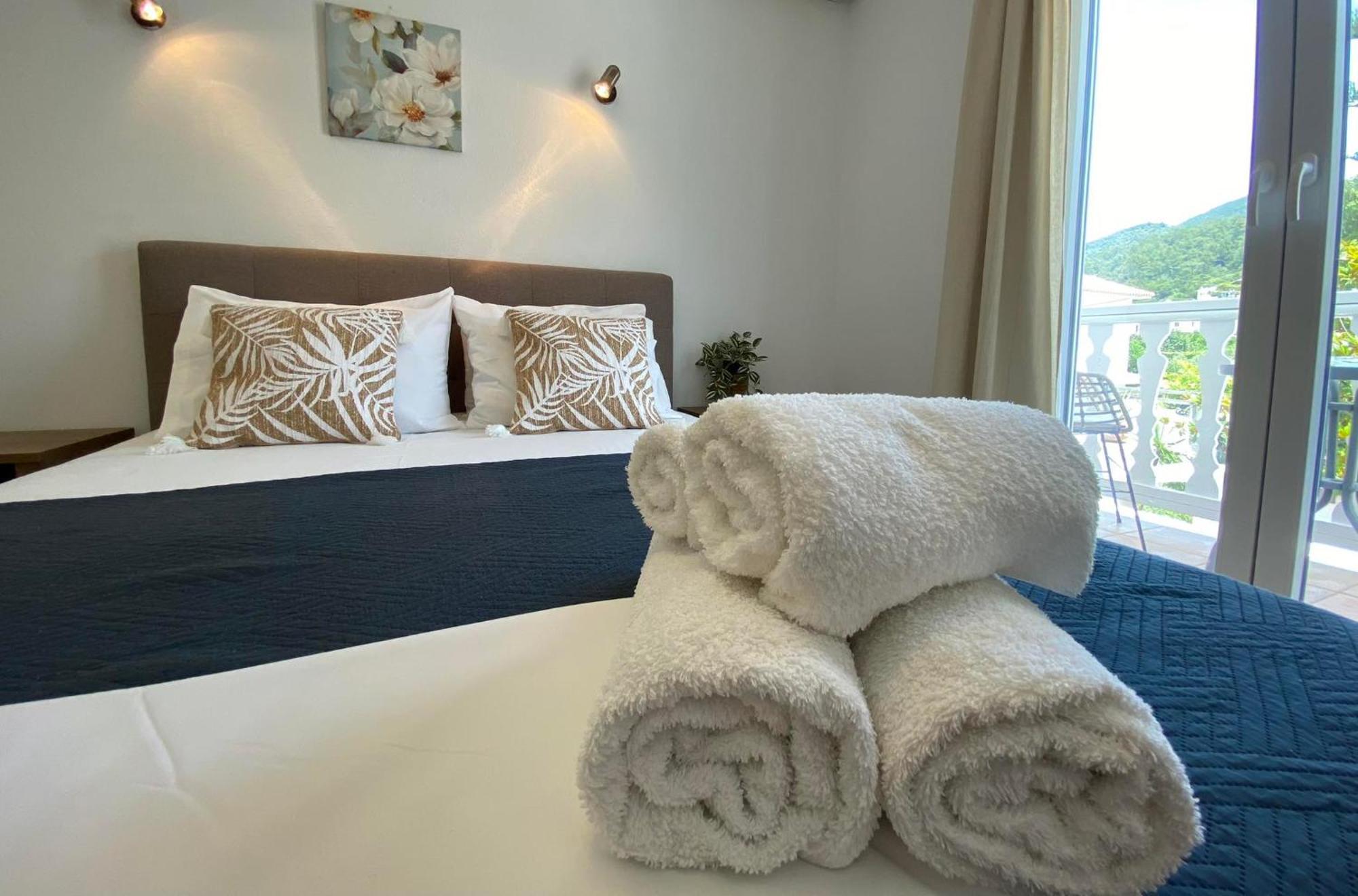 Fotis Studios Skopelos Town Bagian luar foto
