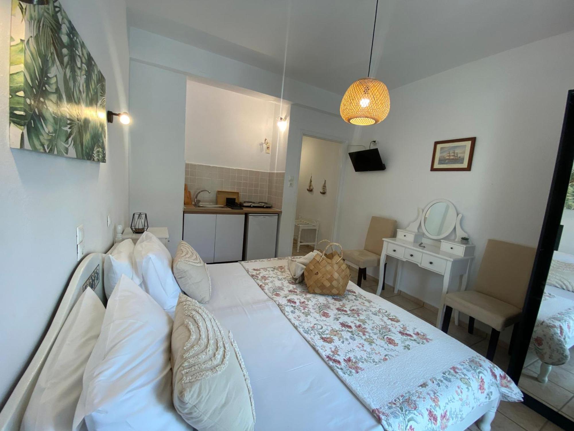 Fotis Studios Skopelos Town Bagian luar foto