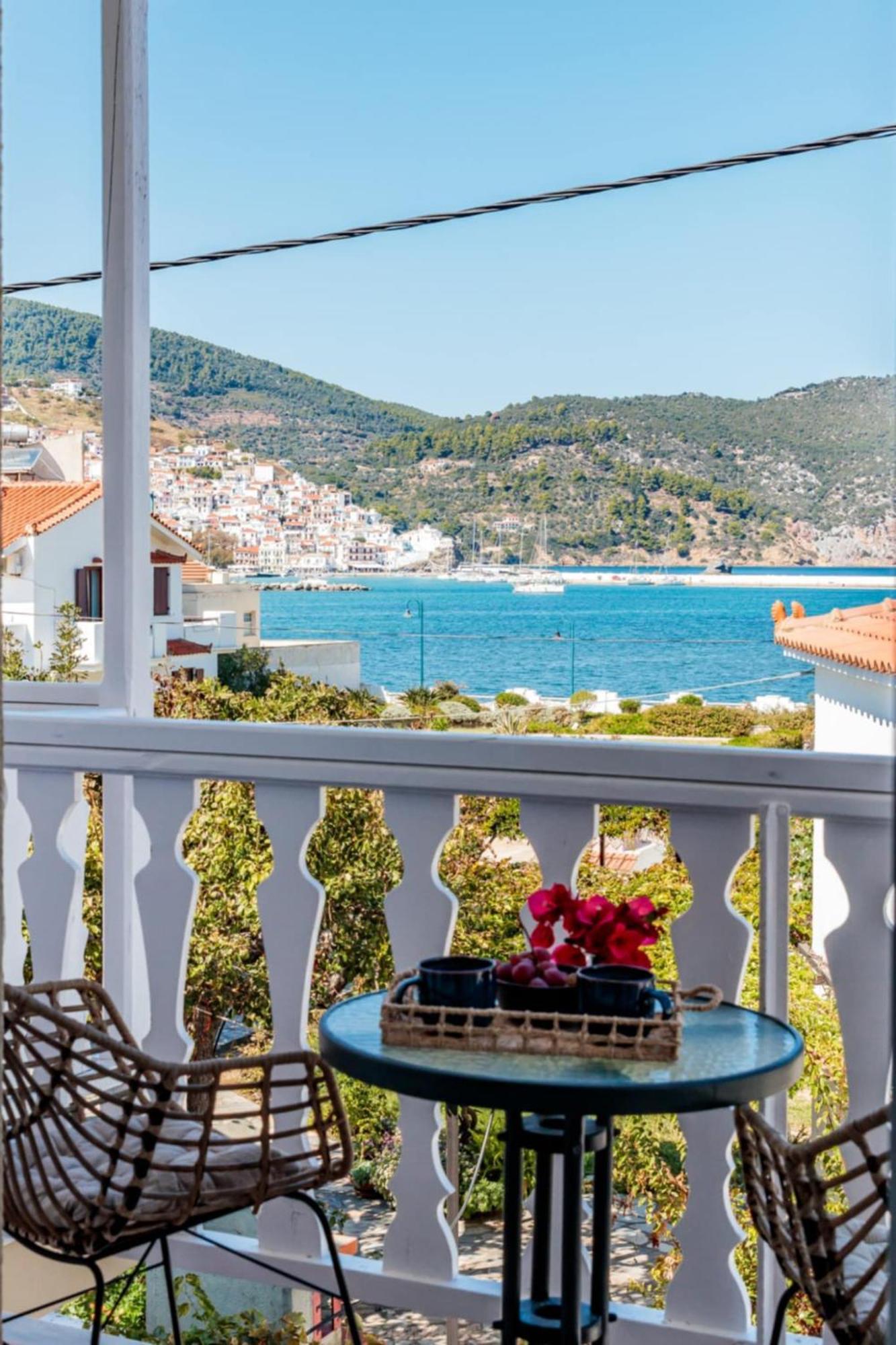 Fotis Studios Skopelos Town Bagian luar foto