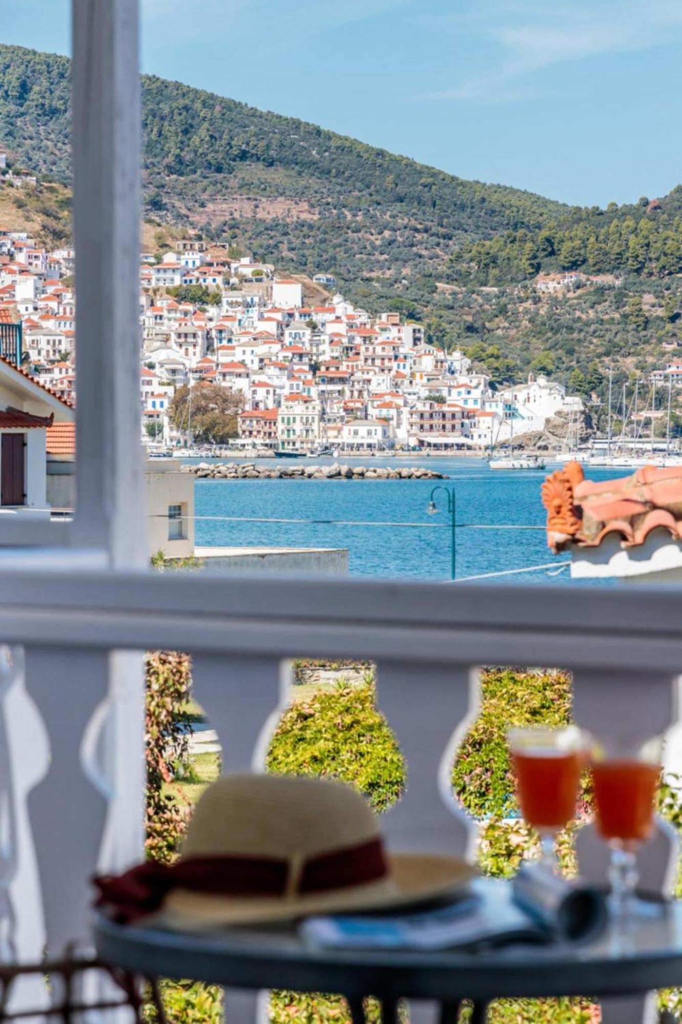 Fotis Studios Skopelos Town Bagian luar foto