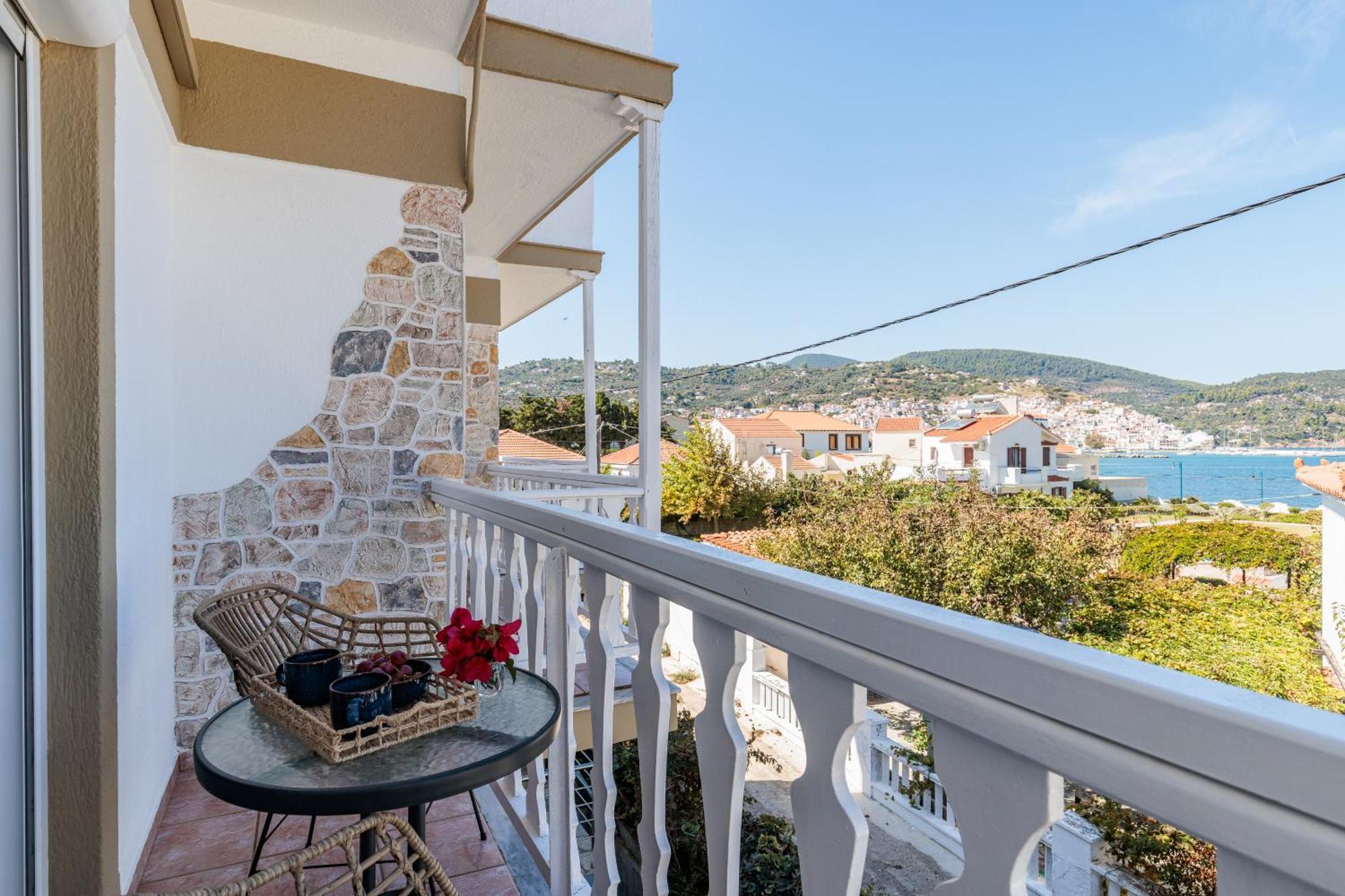Fotis Studios Skopelos Town Bagian luar foto
